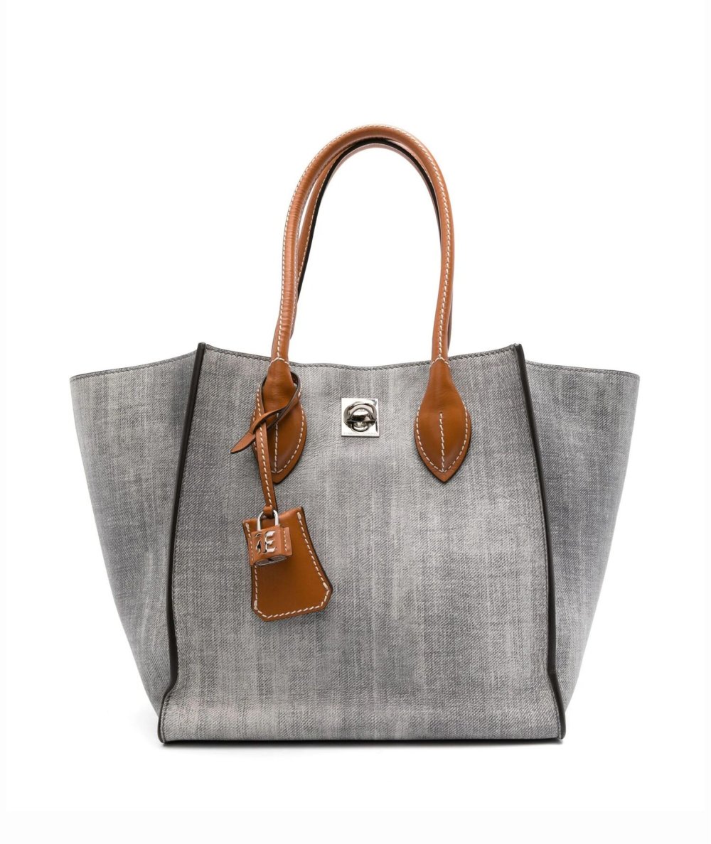 Borsa in denim Maggie <br />  <br />  <br />  <br /> Borsa in denim Maggie <br />  <br />  <br />  <br /> Borsa Maggie in denim